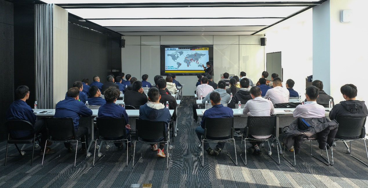 邁向未來(lái) 共同成長(zhǎng)！泉工股份新員工入職培訓(xùn)圓滿舉行